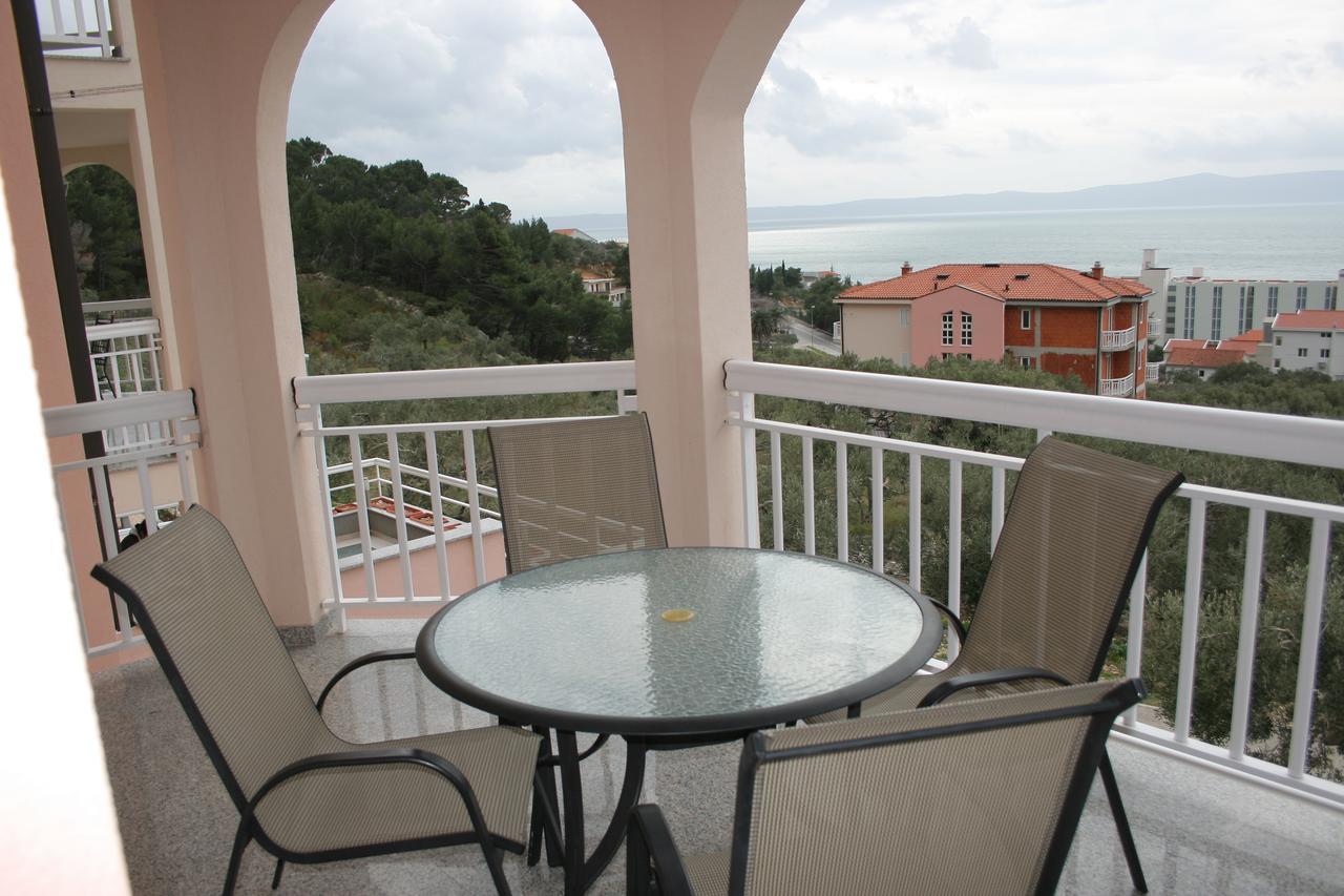 Apartments Simovic Tučepi Eksteriør bilde