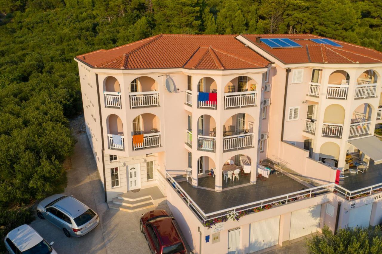 Apartments Simovic Tučepi Eksteriør bilde