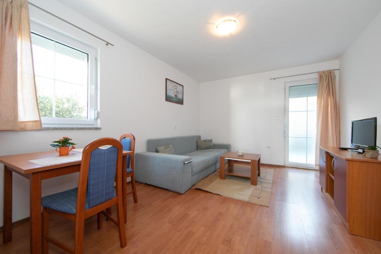 Apartments Simovic Tučepi Eksteriør bilde