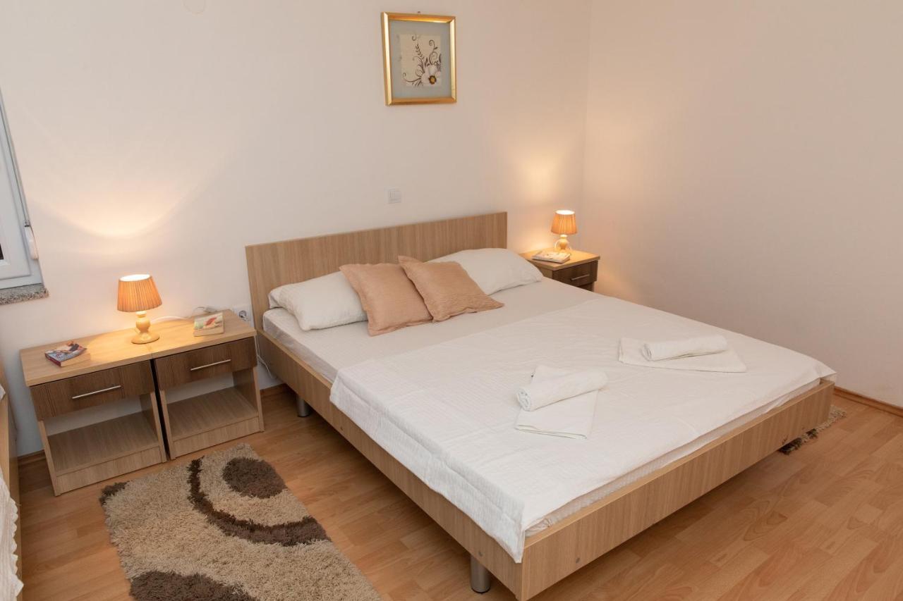 Apartments Simovic Tučepi Eksteriør bilde